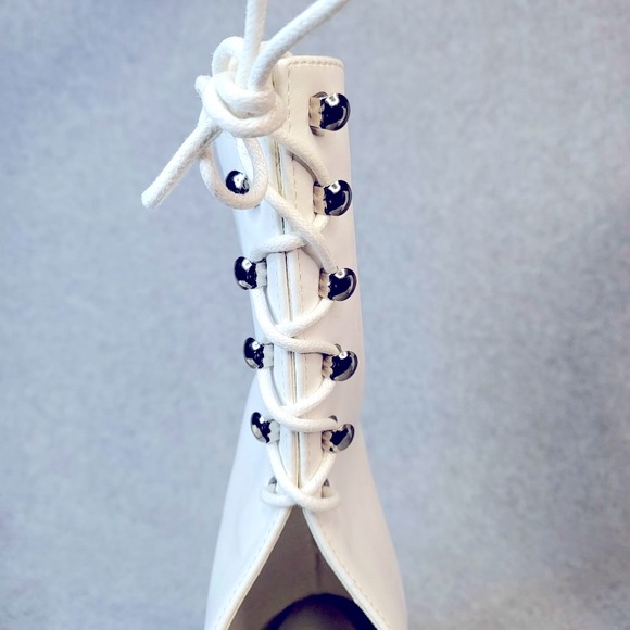 ☆ MACK J Studded Pointy Toe Heels In White - Picture 8 of 9